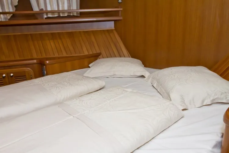 Cabin on Anna Sophie, a Adagio Europa 51.5 motorboat at Primošten, Croatia