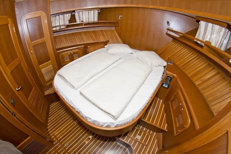 Cabin on Anna Sophie, a Adagio Europa 51.5 motorboat at Primošten, Croatia
