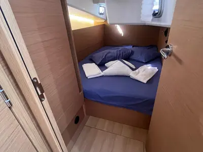 Cabin on Brasilia, a Jeanneau Sun Odyssey 410 sailboat at Cannigione, Italy