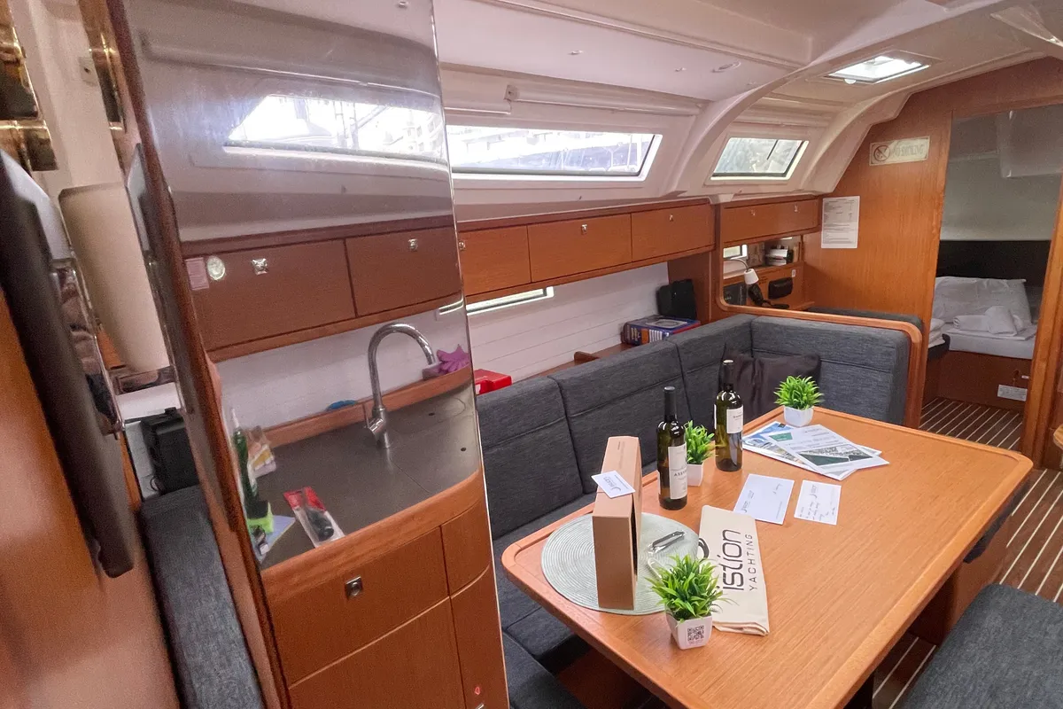Salon of Laertis, a Bavaria Cruiser 41 sailboat at Volos, Greece