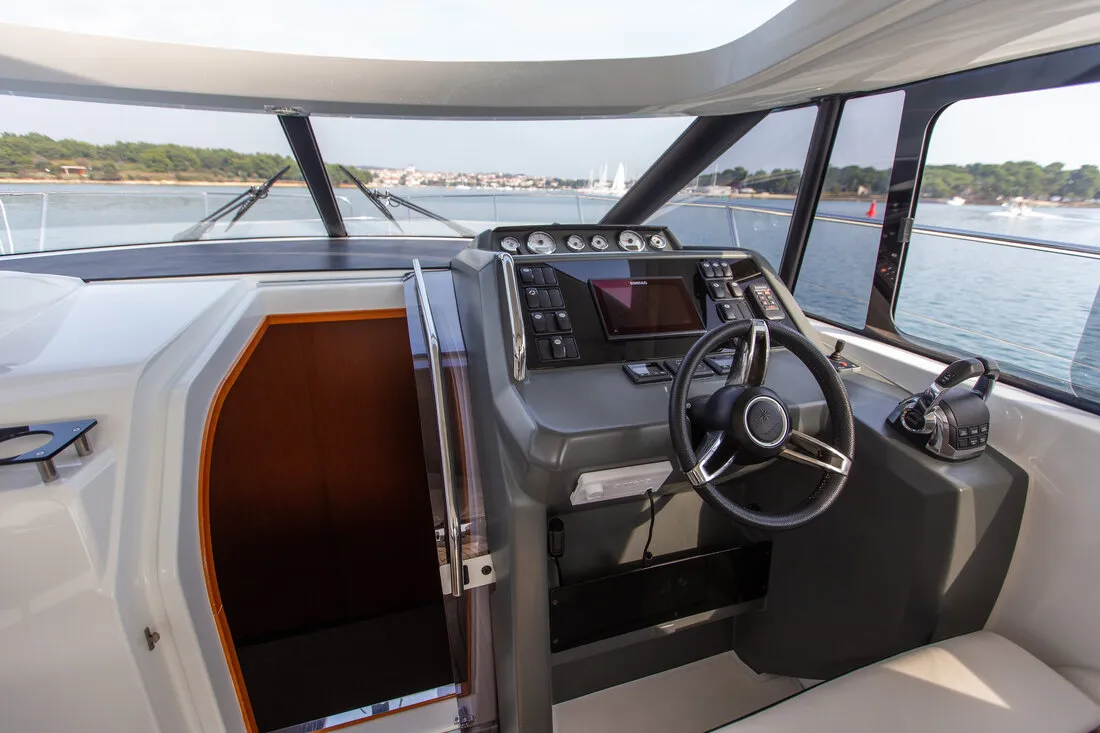 Cockpit of Leader 36, a Jeanneau Leader 36 motor yacht at Grad Pula, Croatia