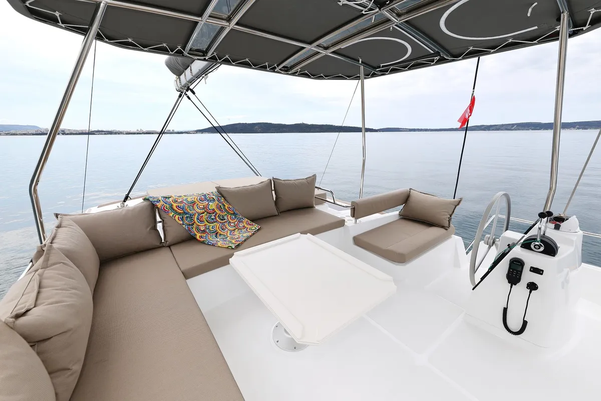 Azuréa, a Bali 4.6 catamaran at Grad Kaštela, Croatia
