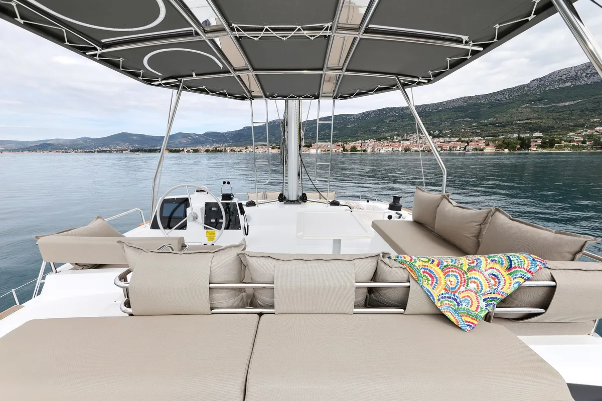 Azuréa, a Bali 4.6 catamaran at Grad Kaštela, Croatia