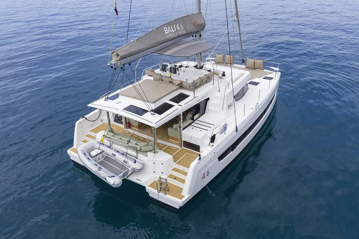 Azuréa, a Bali 4.6 catamaran at Grad Kaštela, Croatia