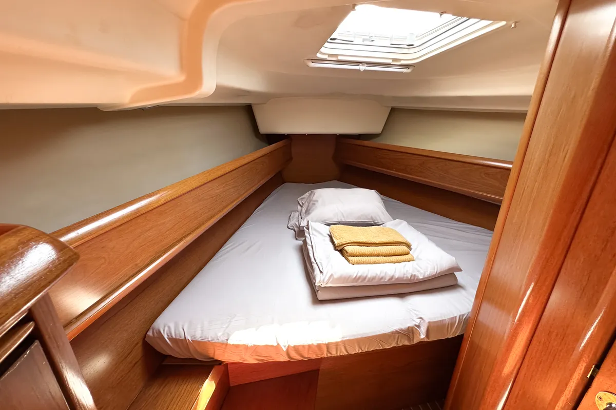 Cabin on Azure, a Jeanneau Sun Odyssey 40.3 sailboat at Radovići, Montenegro