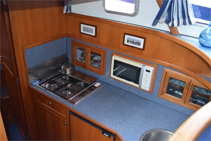 Galley of Veroniek, a De Drait Kotterjacht 12.2 GL motorboat at Woudsend, Netherlands