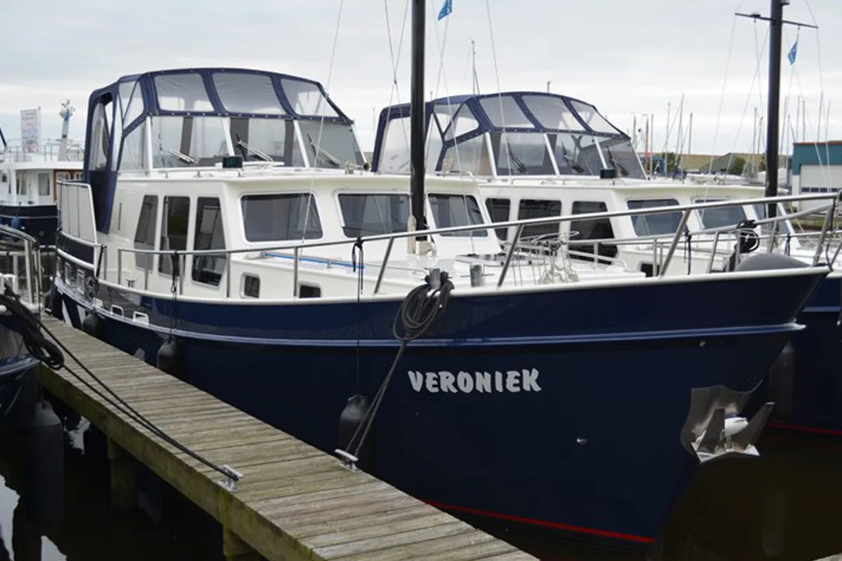 Exterior view of Veroniek, a De Drait Kotterjacht 12.2 GL motorboat at Woudsend, Netherlands