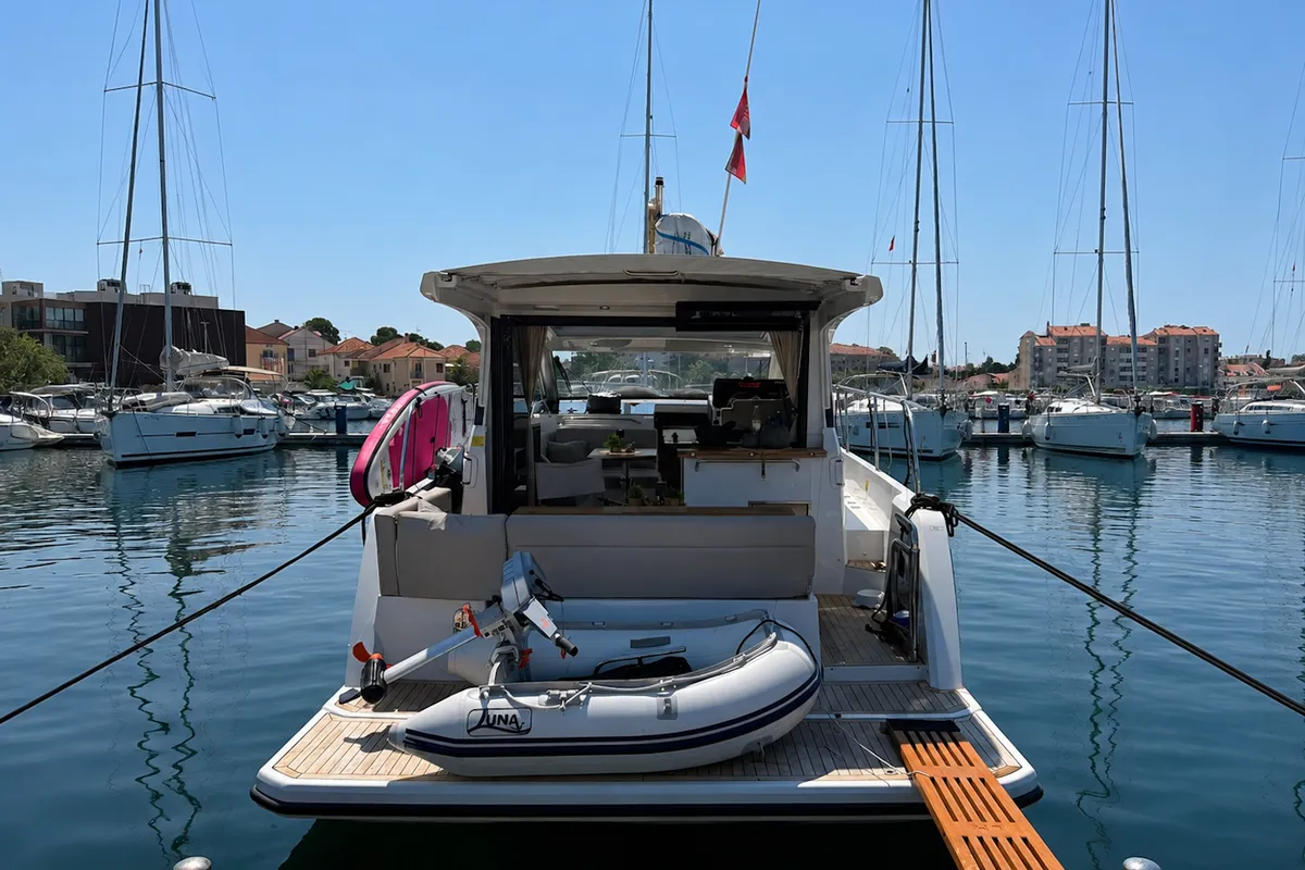 Min Maity, a Sealine C335 motorboat at Biograd na Moru, Croatia