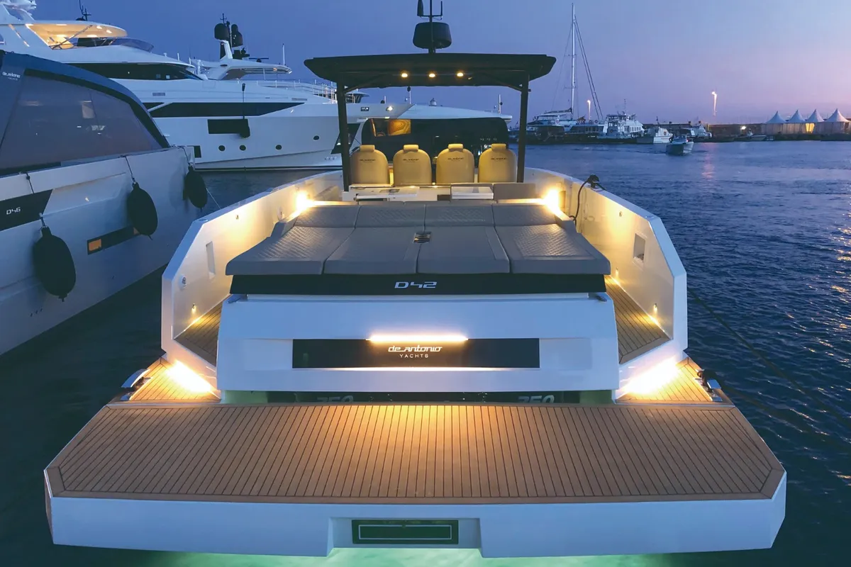 Para Voce, a Antonio D42 motorboat at Platys Gialos, Greece