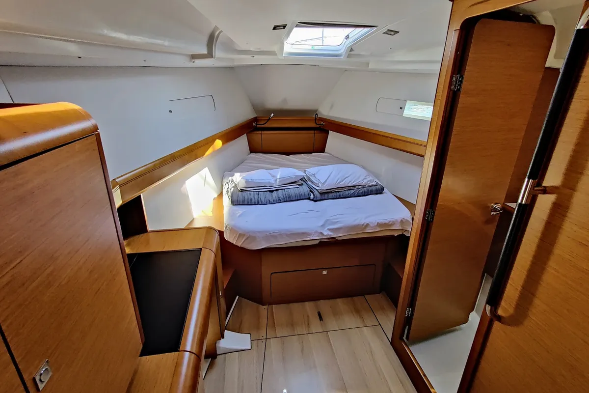 Cabin on Fabiano II, a Jeanneau Sun Odyssey 449 sailboat at Općina Sukošan, Croatia