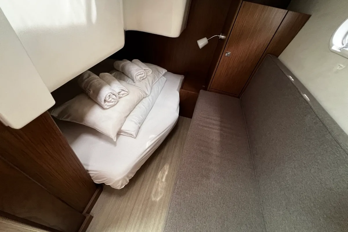 Cabin on Denver, a Bavaria S29+ motorboat at Grad Pula, Croatia