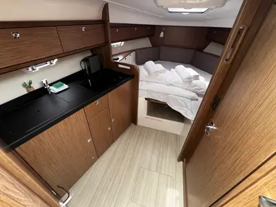 Cabin on Denver, a Bavaria S29+ motorboat at Grad Pula, Croatia