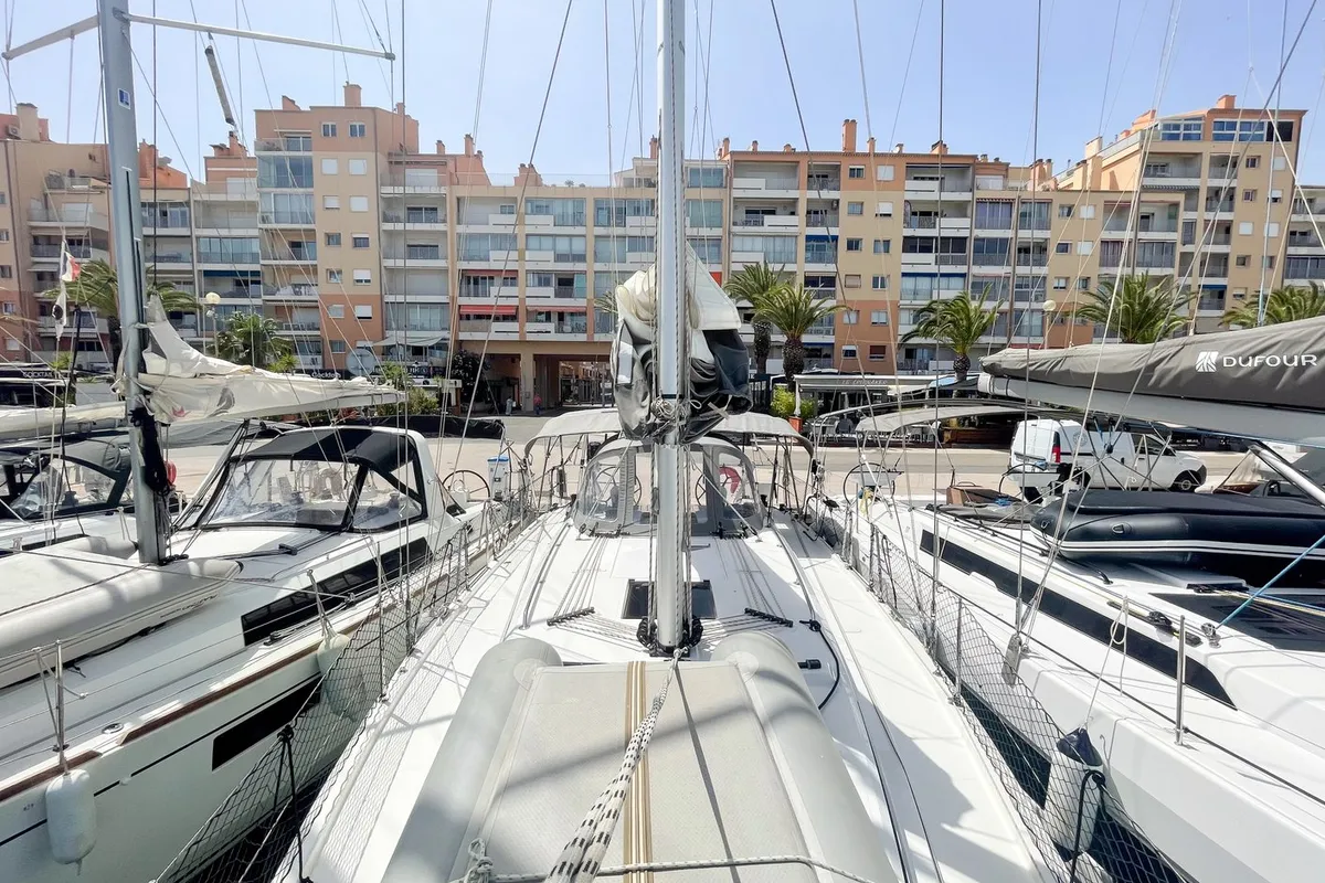 Deck of Alaia, a Bavaria C38 sailboat at Plan-d'Aups-Sainte-Baume, France