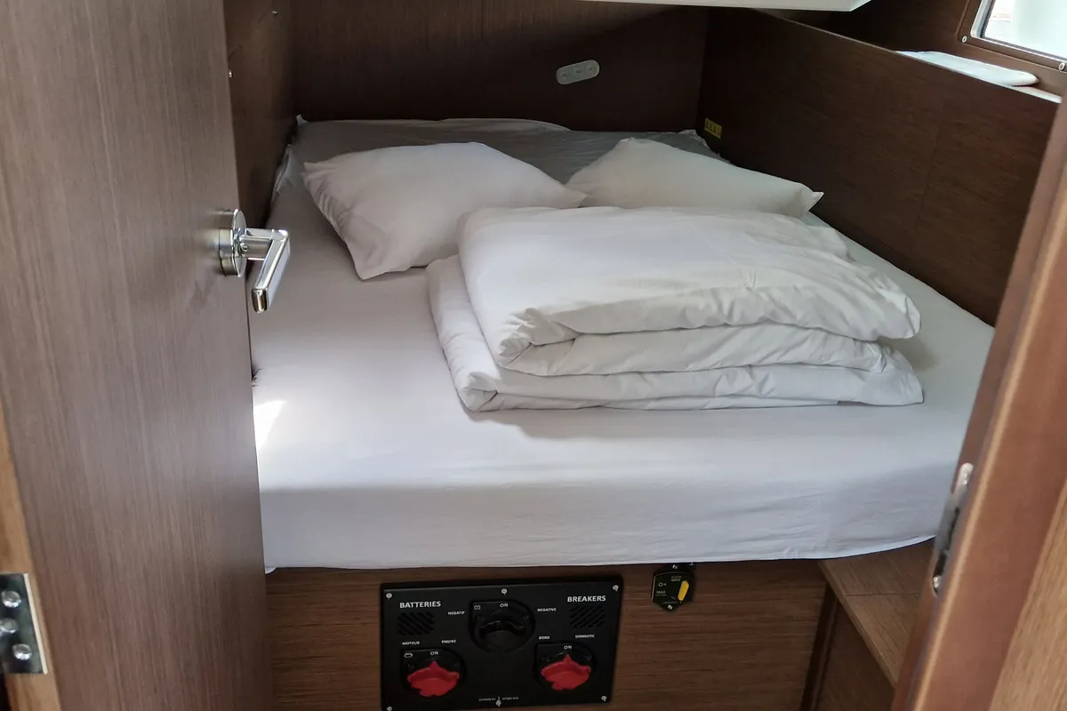 Cabin on Sali, a Beneteau Oceanis 40.1 sailboat at Medulin, Croatia