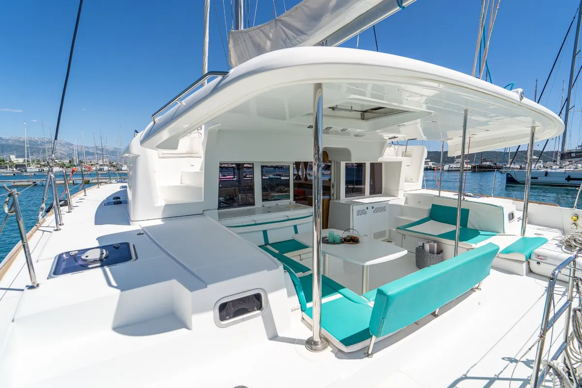 Deck of Orlando, a Lagoon 450 F catamaran at Grad Kaštela, Croatia