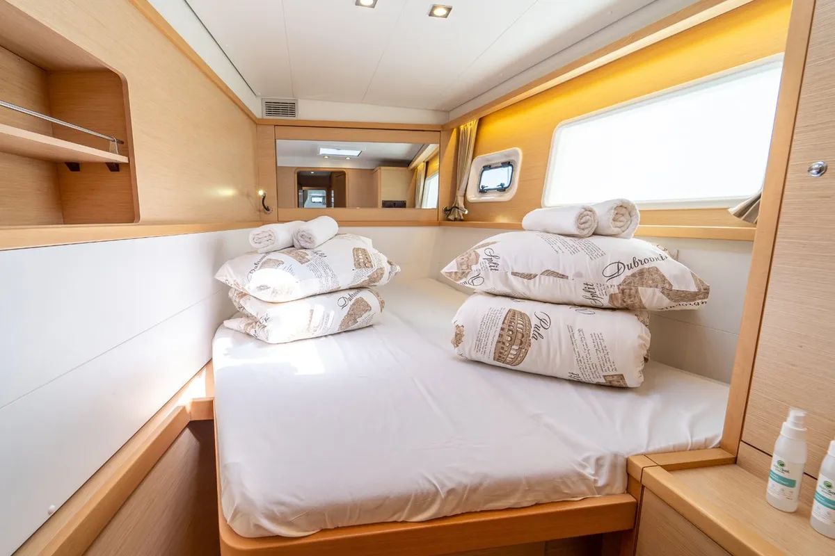 Cabin on Orlando, a Lagoon 450 F catamaran at Grad Kaštela, Croatia
