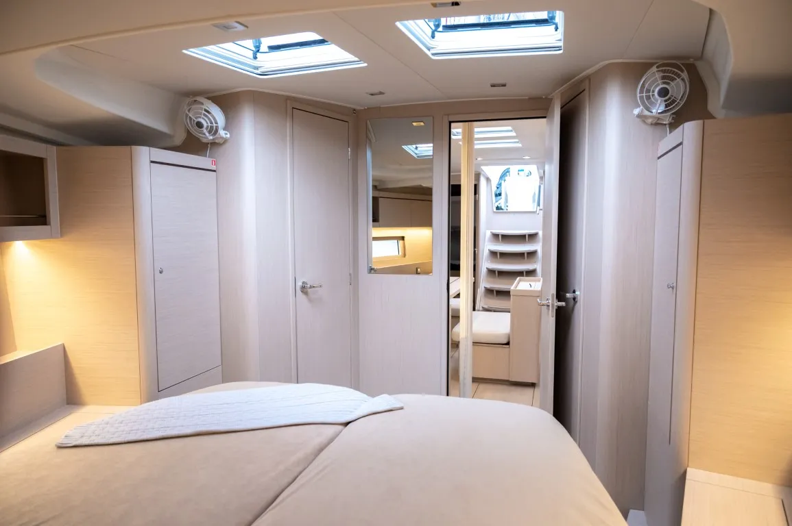 Cabin on Nalu, a Beneteau Oceanis 46.1 sailboat at Općina Medulin, Croatia