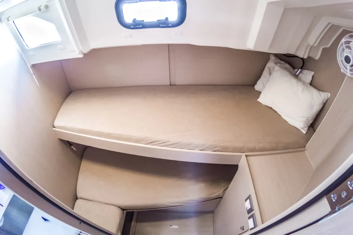 Cabin on Nalu, a Beneteau Oceanis 46.1 sailboat at Općina Medulin, Croatia