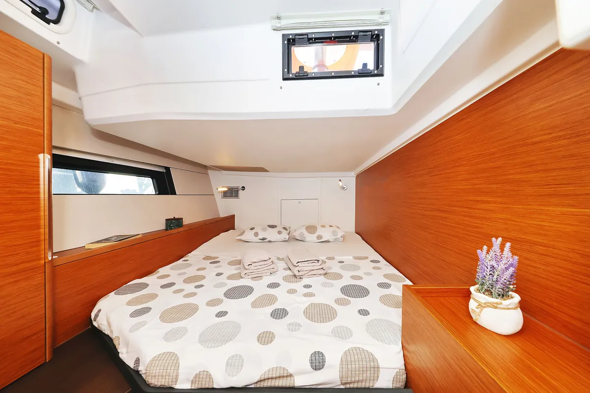 Cabin on Blondie - Ow, a Hanse 460 sailboat at Grad Kaštela, Croatia