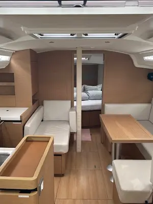 Salon of Tomeu, a Jeanneau Sun Odyssey 410 sailboat at Palma de Mallorca, Spain