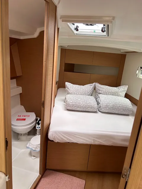 Cabin on Tomeu, a Jeanneau Sun Odyssey 410 sailboat at Palma de Mallorca, Spain