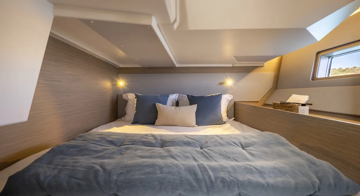 Cabin on Margarita, a Beneteau Oceanis 52 sailboat at Olbia, Italy