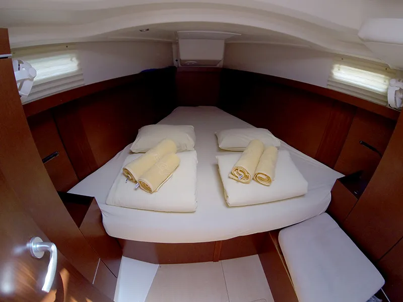 Cabin on Ariel, a Hanse 385 sailboat at Grad Šibenik, Croatia