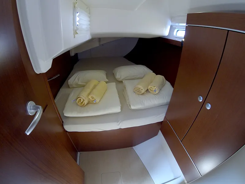 Cabin on Ariel, a Hanse 385 sailboat at Grad Šibenik, Croatia