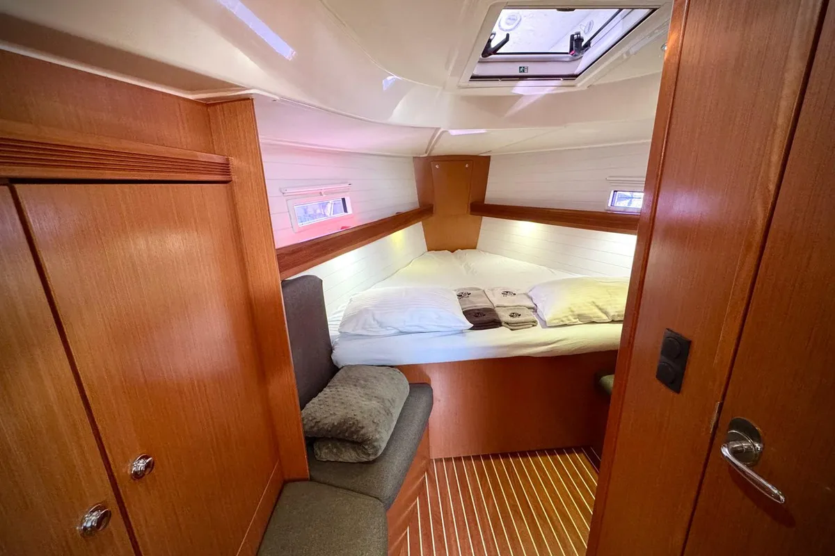 Cabin on Mayla, a Bavaria Cruiser 40 sailboat at Fethiye, Turkey