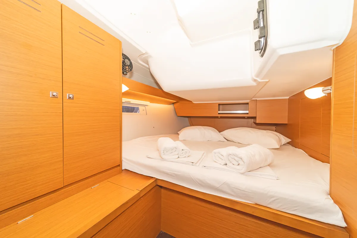 Cabin on Hierax, a Dufour 430 sailboat at Volos, Greece
