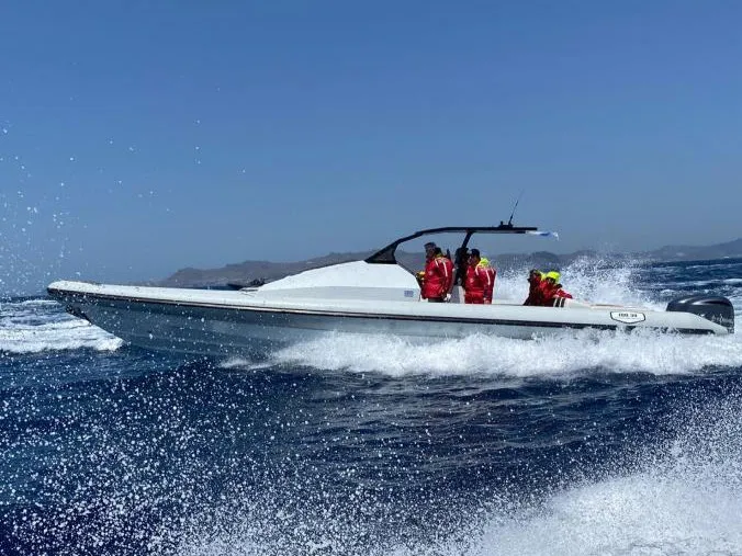 Exterior view of Magna Magica, a Zen 39 motorboat at Απολλωνία, Greece