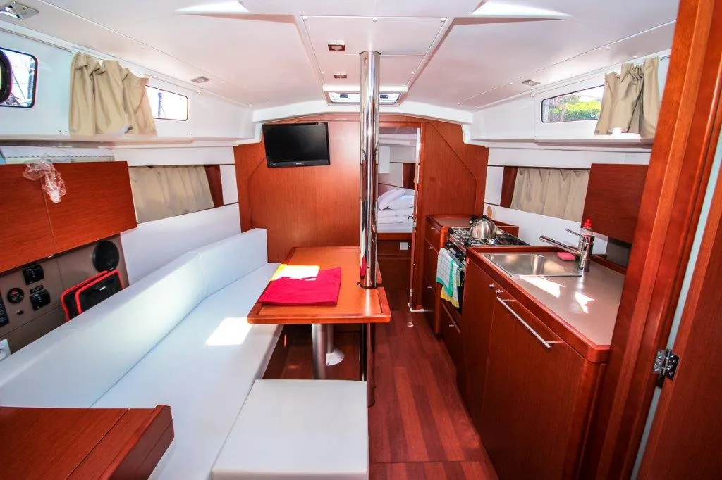 Salon of Dalmar, a Beneteau Oceanis 35 sailboat at Općina Medulin, Croatia