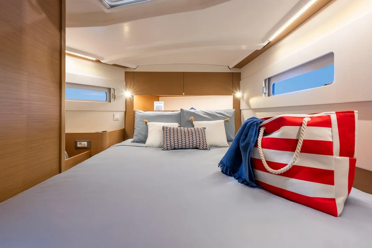 Cabin on Penelope, a Jeanneau Sun Odyssey 415 sailboat at Sithonia Municipal Unit, Greece