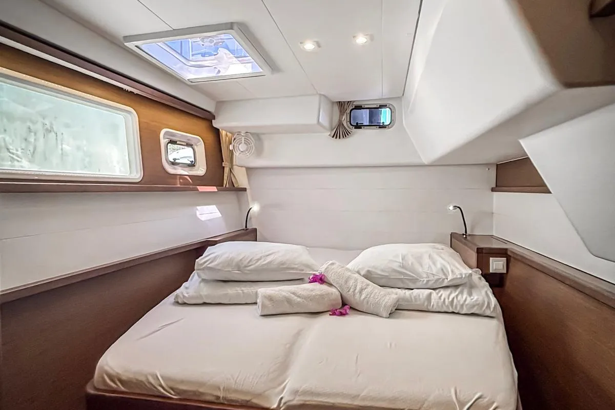 Cabin on Red Twin II, a Lagoon 450 F catamaran at Primošten, Croatia