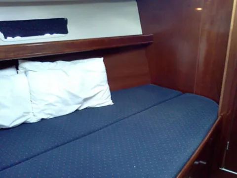 Cabin on Hinitsa, a Beneteau Oceanis 393 sailboat at Kontokali, Greece