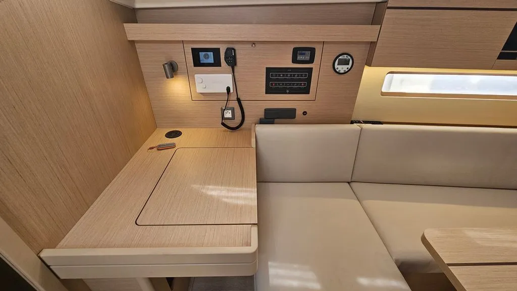 Salon of Dream Weaver, a Beneteau Oceanis 40.1 sailboat at Zadar, Croatia