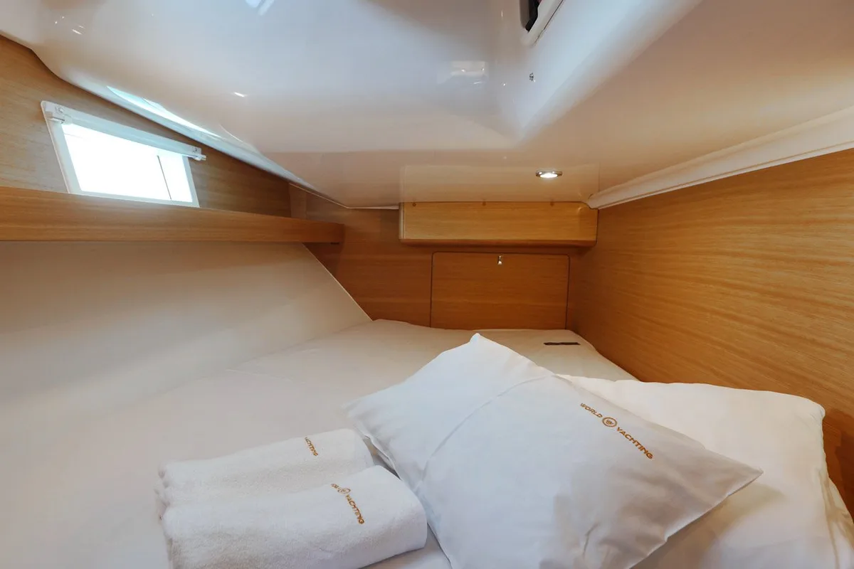 Cabin on Luna, a Elan Impression 45.1 sailboat at Šibenik, Croatia