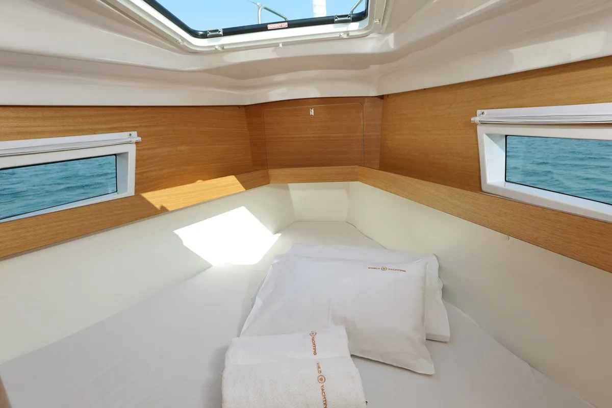 Cabin on Luna, a Elan Impression 45.1 sailboat at Šibenik, Croatia