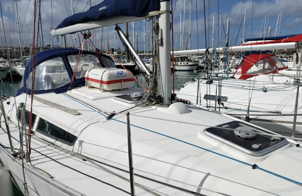 Deck of Jami 3, a Jeanneau Sun Odyssey 32i sailboat at Saint-Cast-le-Guildo, France