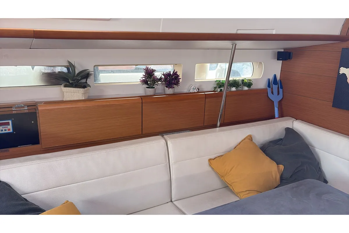 Salon of Kaos, a Jeanneau Sun Odyssey 509 sailboat at Olbia, Italy