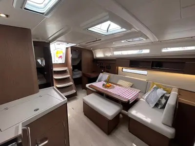 Salon of Kelani, a Beneteau Oceanis 40.1 sailboat at Općina Medulin, Croatia