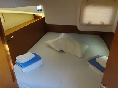Cabin on Erato, a Jeanneau Sun Odyssey 440 sailboat at Volos, Greece
