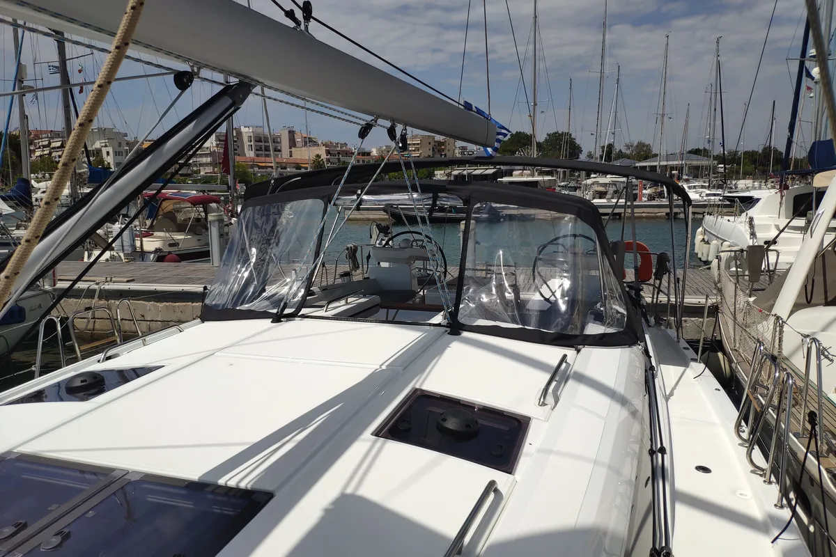 Exterior view of Sogno di Mare, a Jeanneau 51 sailboat at Preveza, Greece