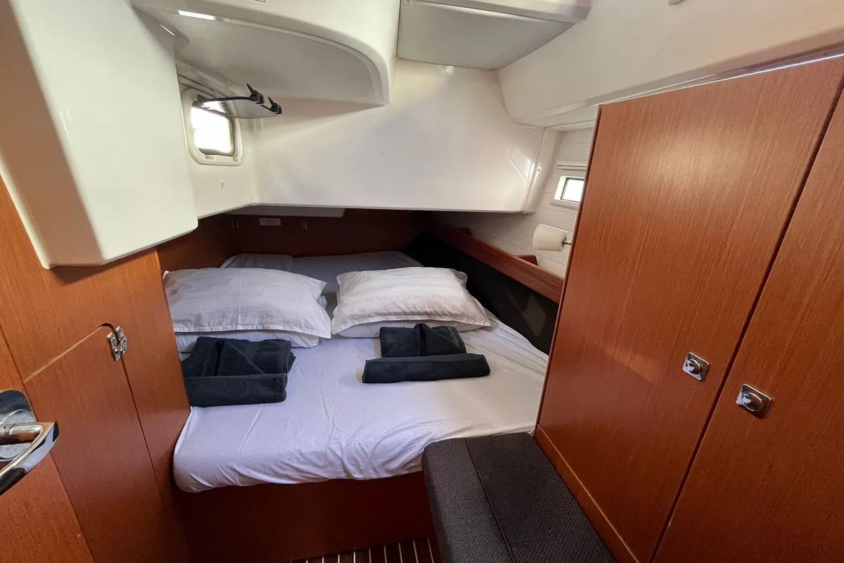 Cabin on My Point, a Bavaria Cruiser 41 sailboat at Općina Marina, Croatia