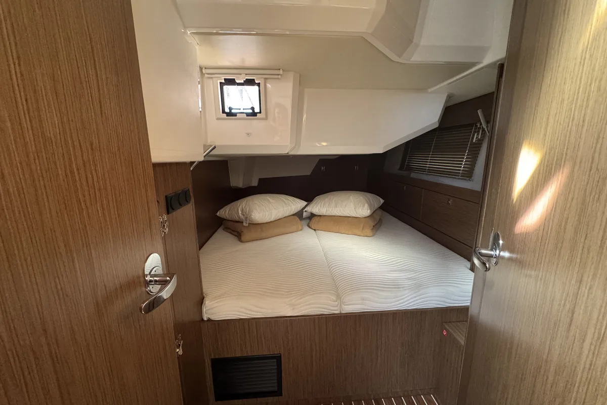 Cabin on Sacuri, a Bavaria 46 Cruiser sailboat at Figari/Golfo Aranci, Italy