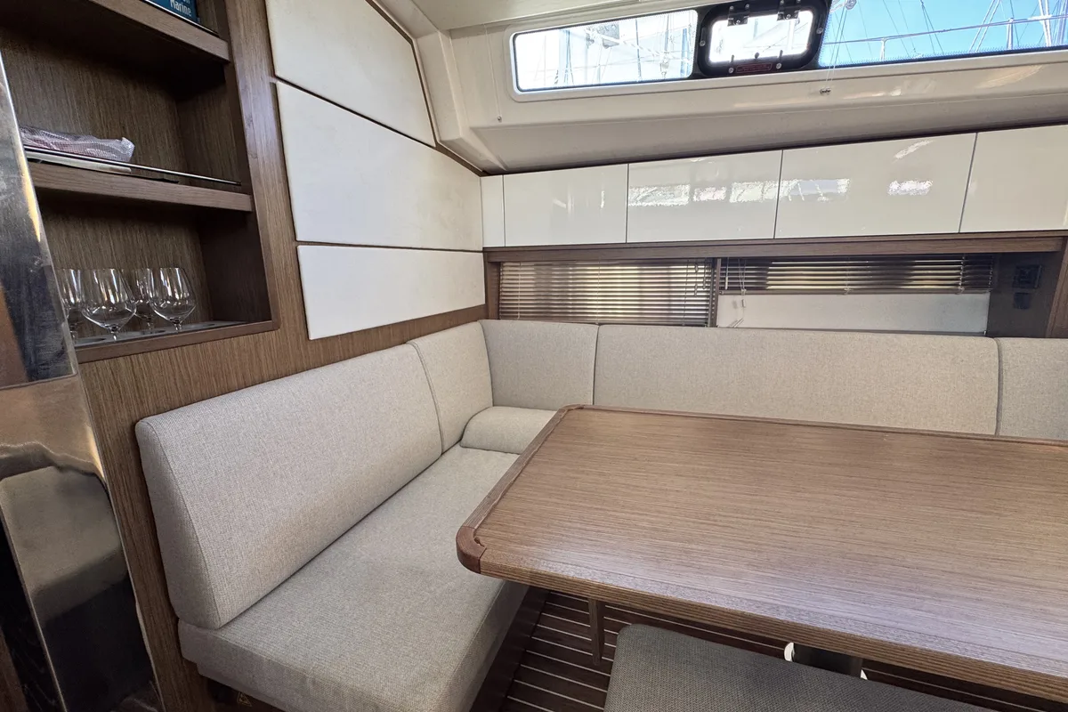 Salon of Sacuri, a Bavaria 46 Cruiser sailboat at Figari/Golfo Aranci, Italy