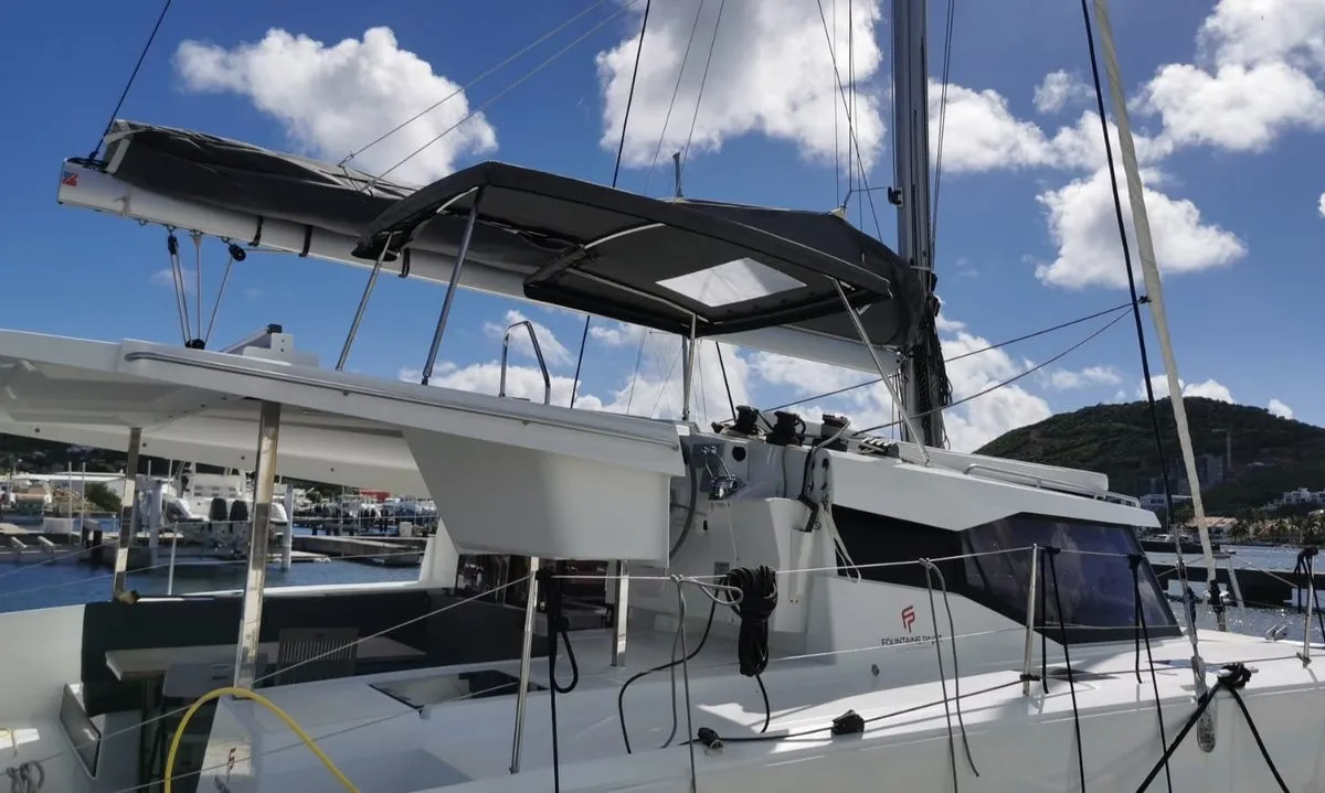 LUNADOR, a Fountaine Pajot Isla 40 catamaran at Propriano, France