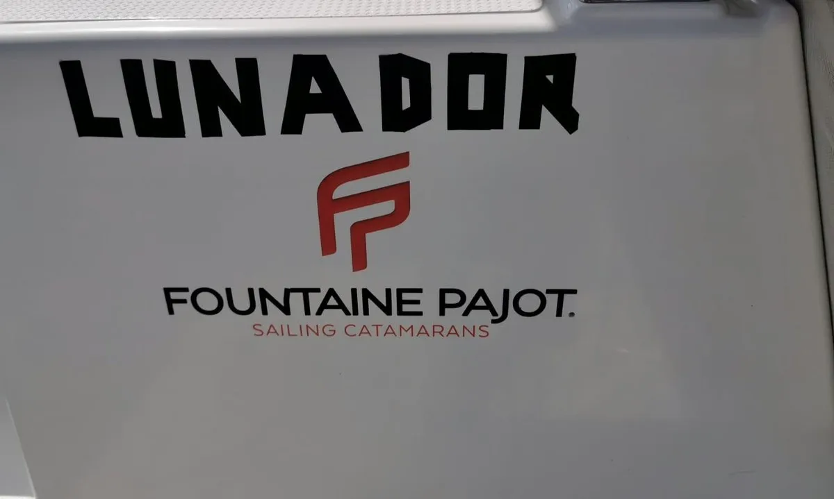 LUNADOR, a Fountaine Pajot Isla 40 catamaran at Propriano, France