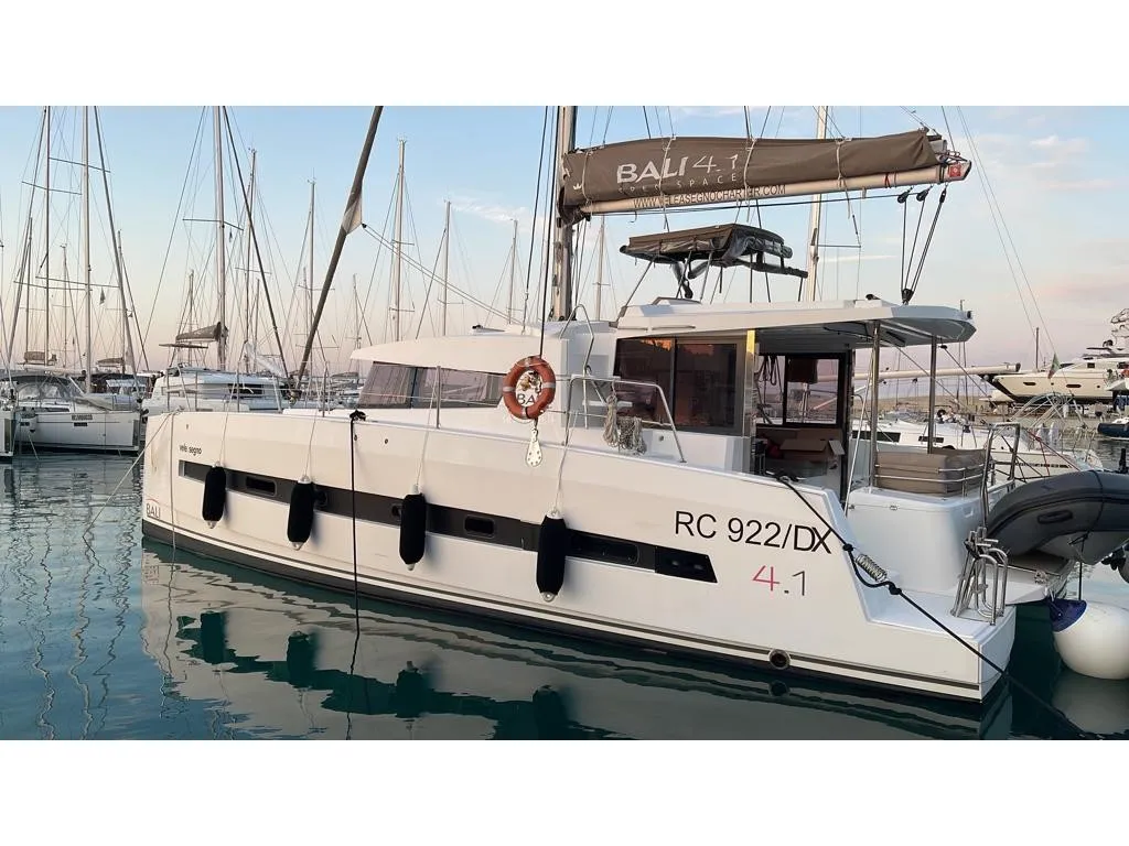 Exterior view of Negroni, a Bali 4.1 catamaran at Capo d'Orlando, Italy