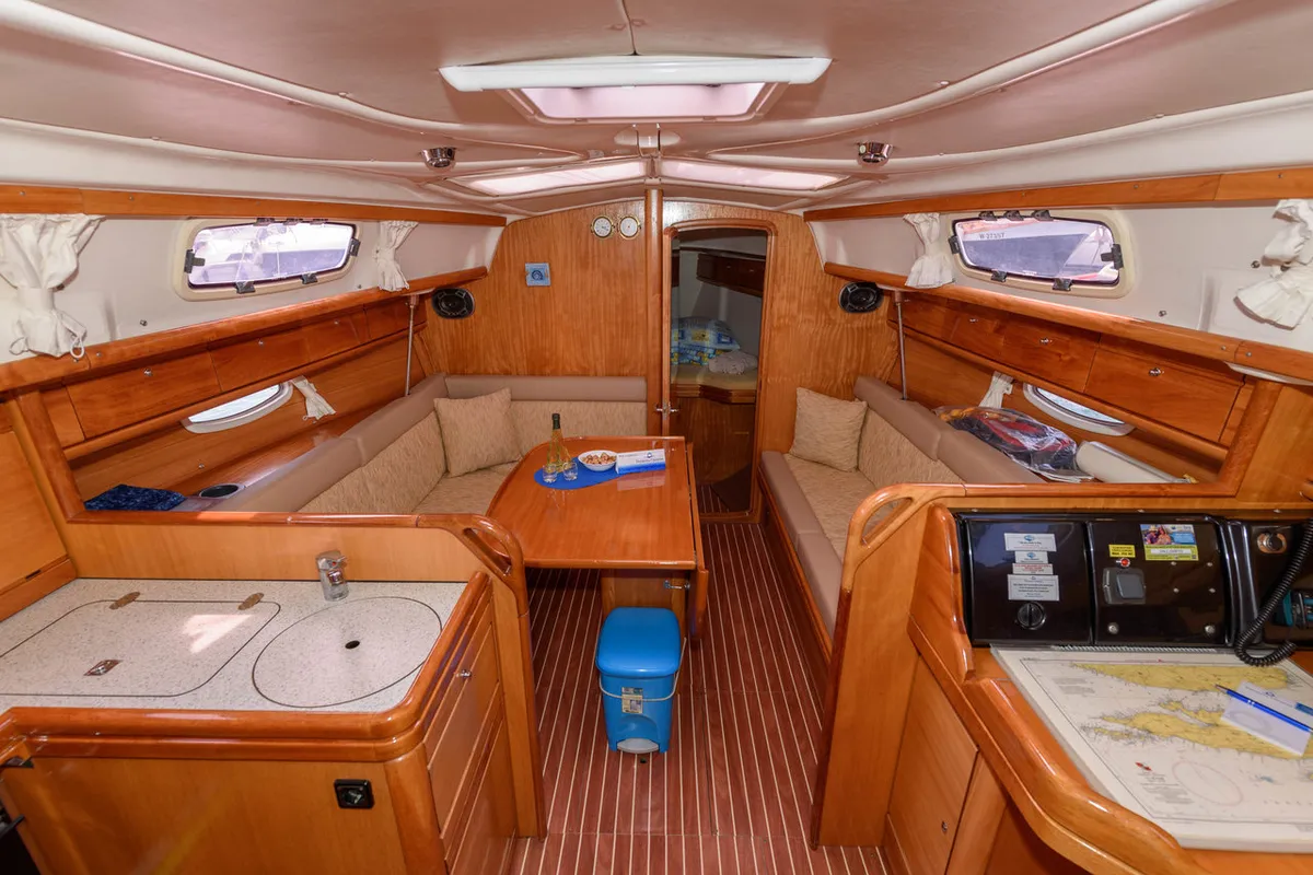 Salon of Dišpet, a Bavaria 33 Cruiser sailboat at Grad Trogir, Croatia